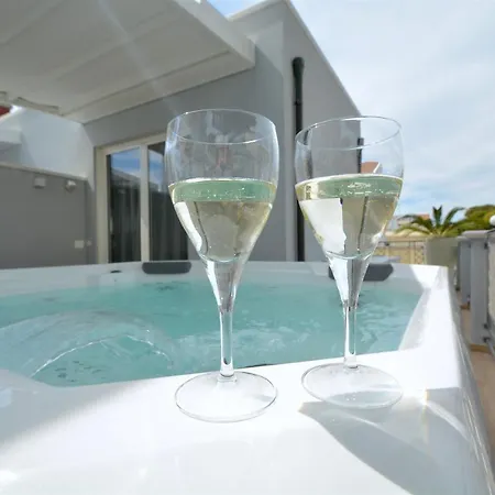 Prime Blue - Con Jacuzzi Privata Hotel apartamentowy *