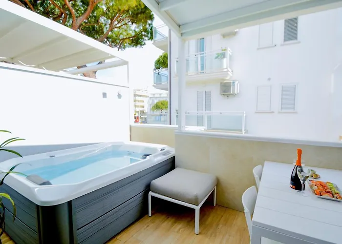 Prime Blue - Con Jacuzzi Privata מלון דירות ריצ'יונה