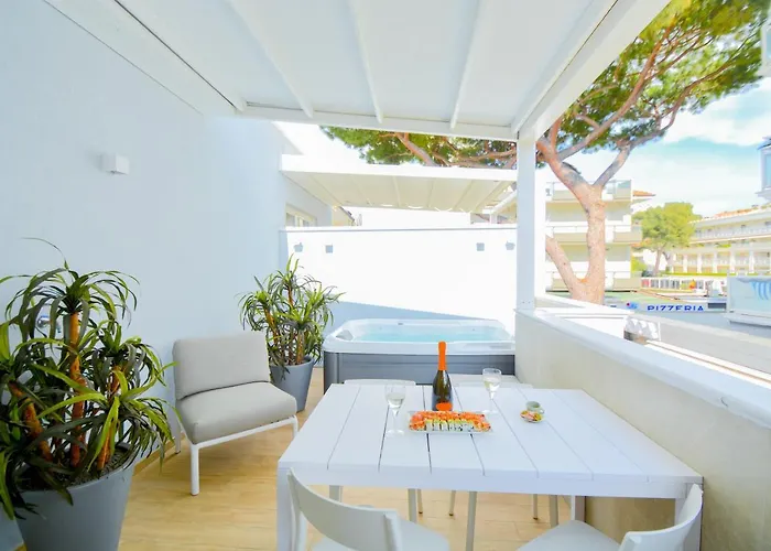 Prime Blue - Con Jacuzzi Privata מלון דירות 4*