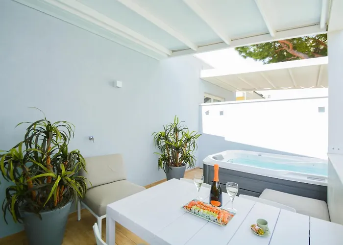 Prime Blue - Con Jacuzzi Privata